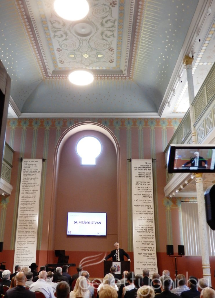 Átadták a felújított zsinagógát 21